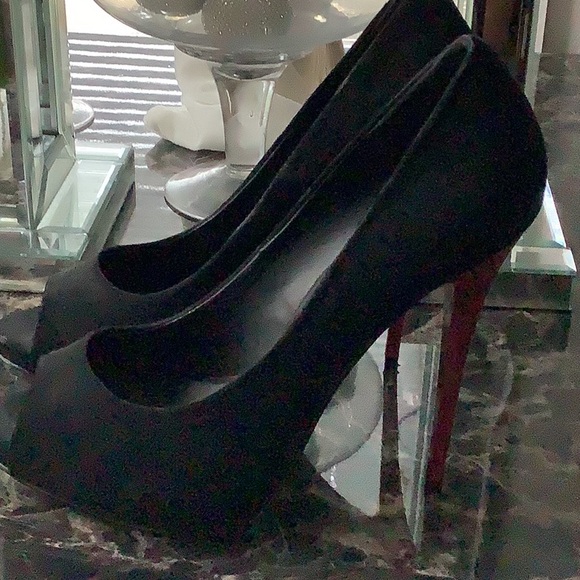 Shoes - Picture 2 of 3